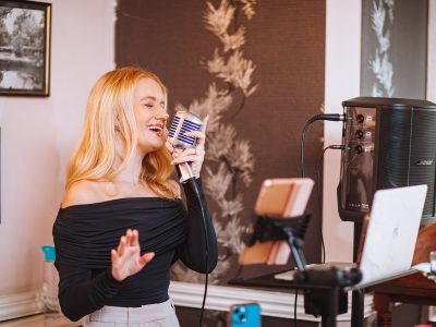 Professional wedding singer based in Surrey performing live